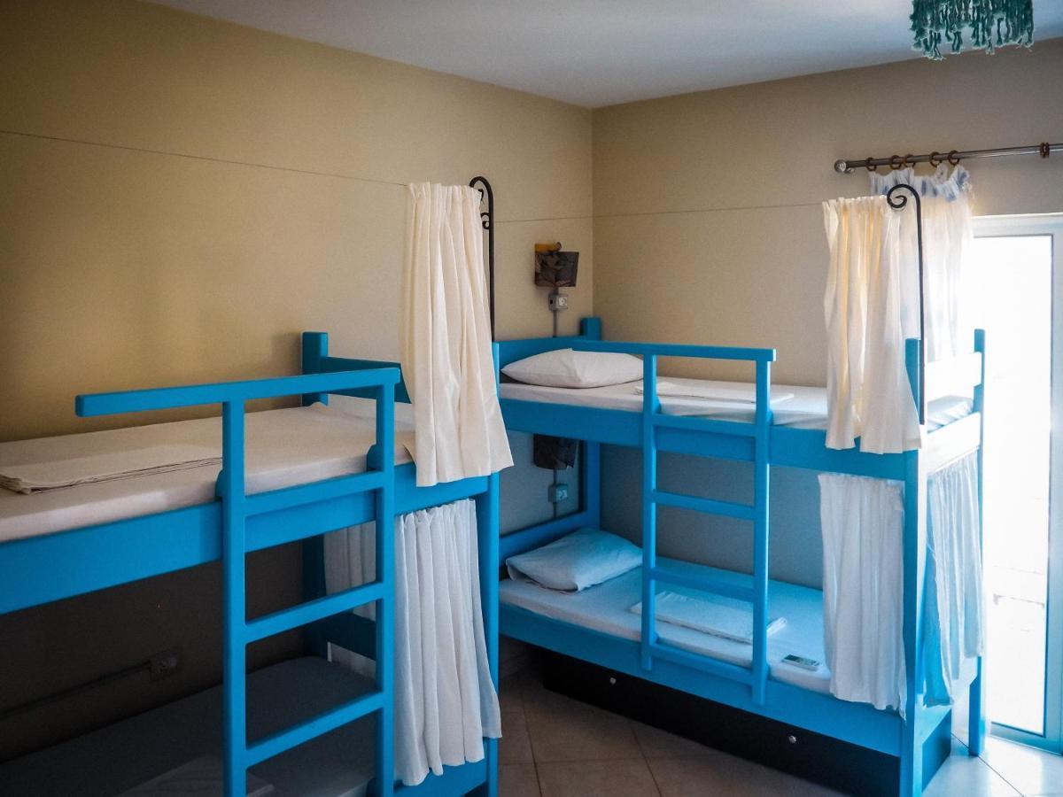 Sun Bakers Hostel Himarë Eksteriør billede